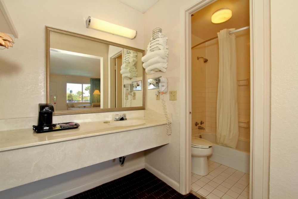 Super 8 by Wyndham Kissimmee Image 30